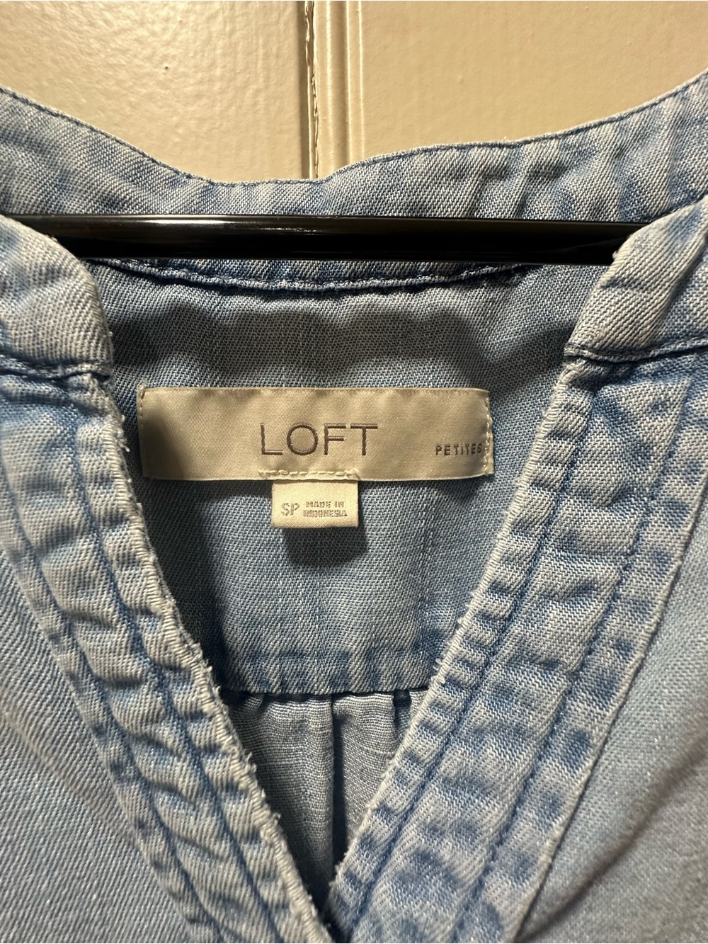 LOFT Light Blue Button-Front Cap Sleeve Denim Top - Picture 2 of 4